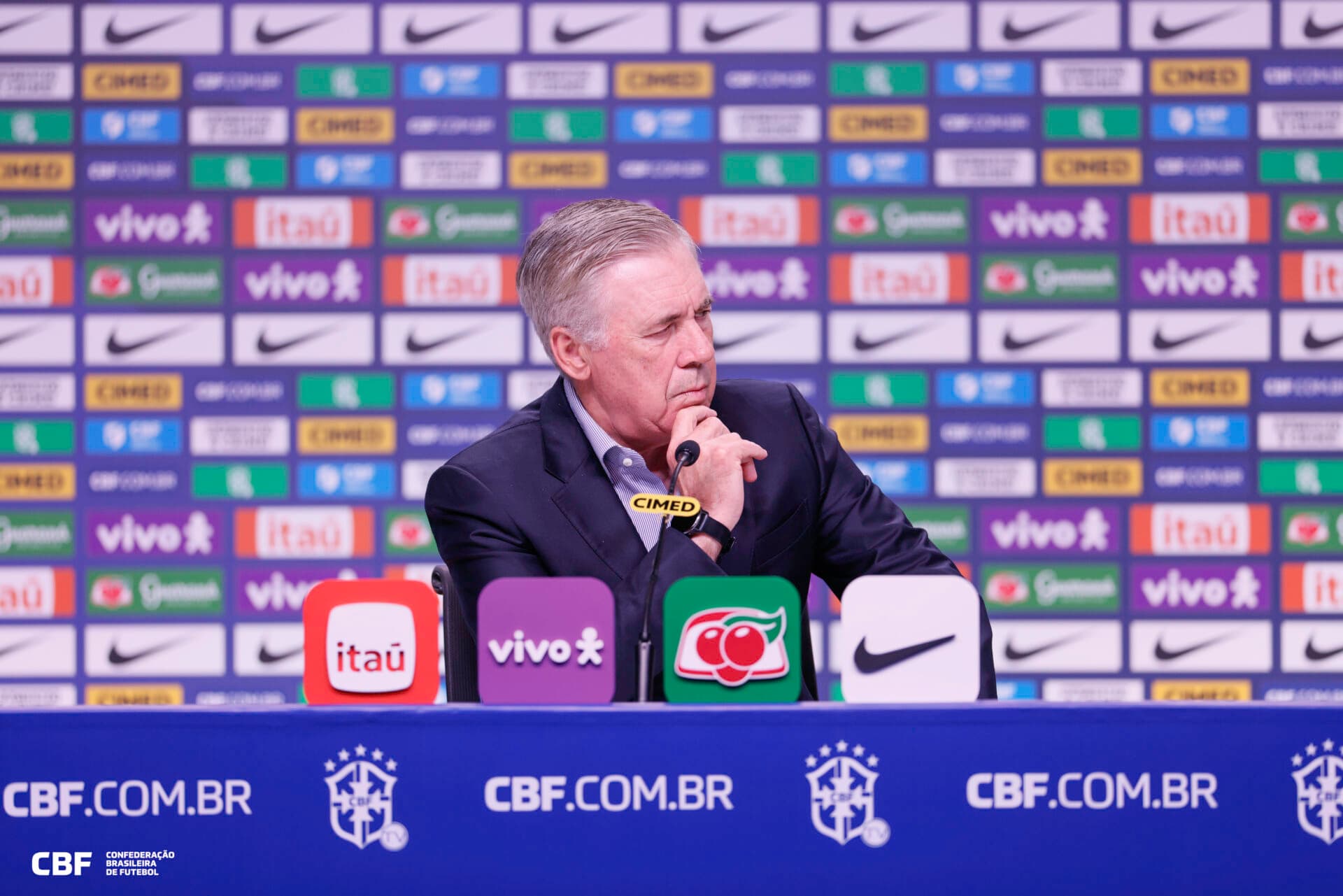 Ancelotti indica Casemiro capitão e prioriza vitória: ‘Não quero inventar nada’
