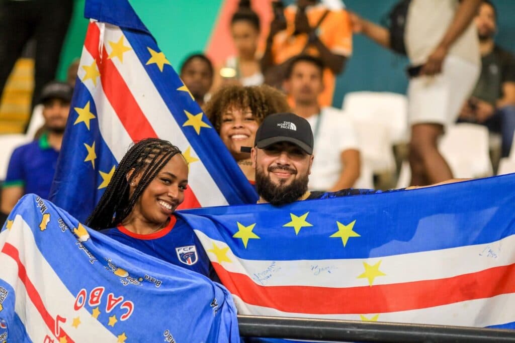 Torcida de Cabo Verde festeja classificação histórica à Copa - Divulgação / Fifa