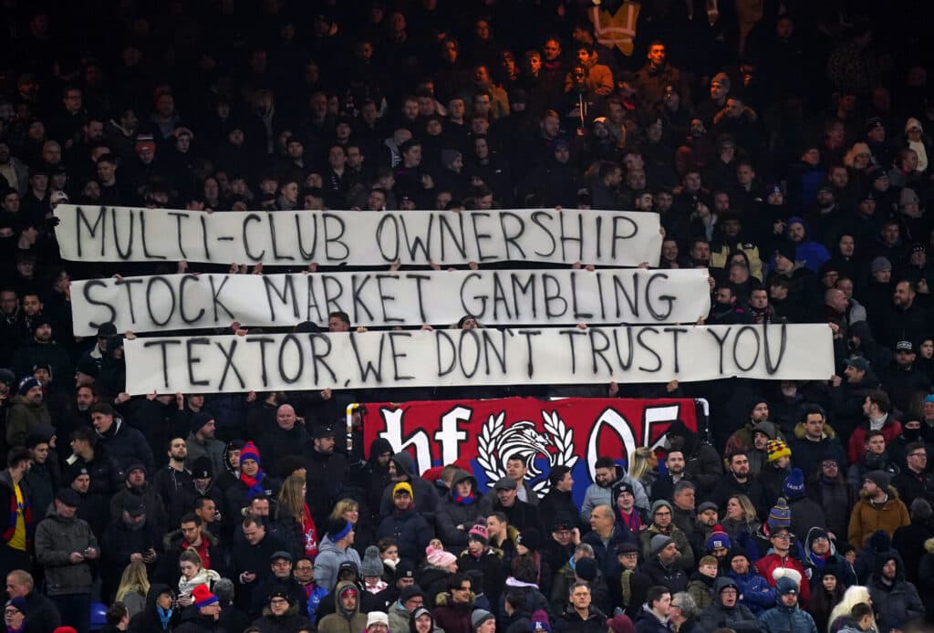 Torcida do Crystal Palace protesta contra formato multiclube administrado por JOhn Textor - Adam Davy / Getty Images