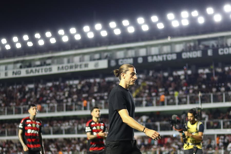 Opinião: as razões (e os riscos) da blindagem de Filipe Luís a Plata