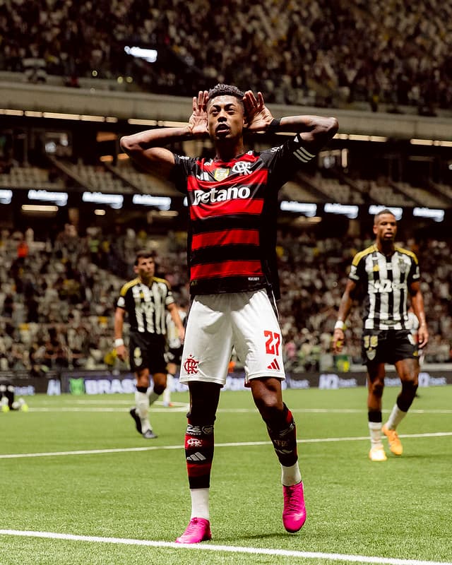 Bruno Henrique comemora o gol de empate contra o Atlético-Mineiro em BH -Adriano Fontes/Flamengo