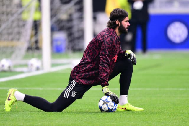 Juventus mira a contratação do goleiro Alisson, do Liverpool