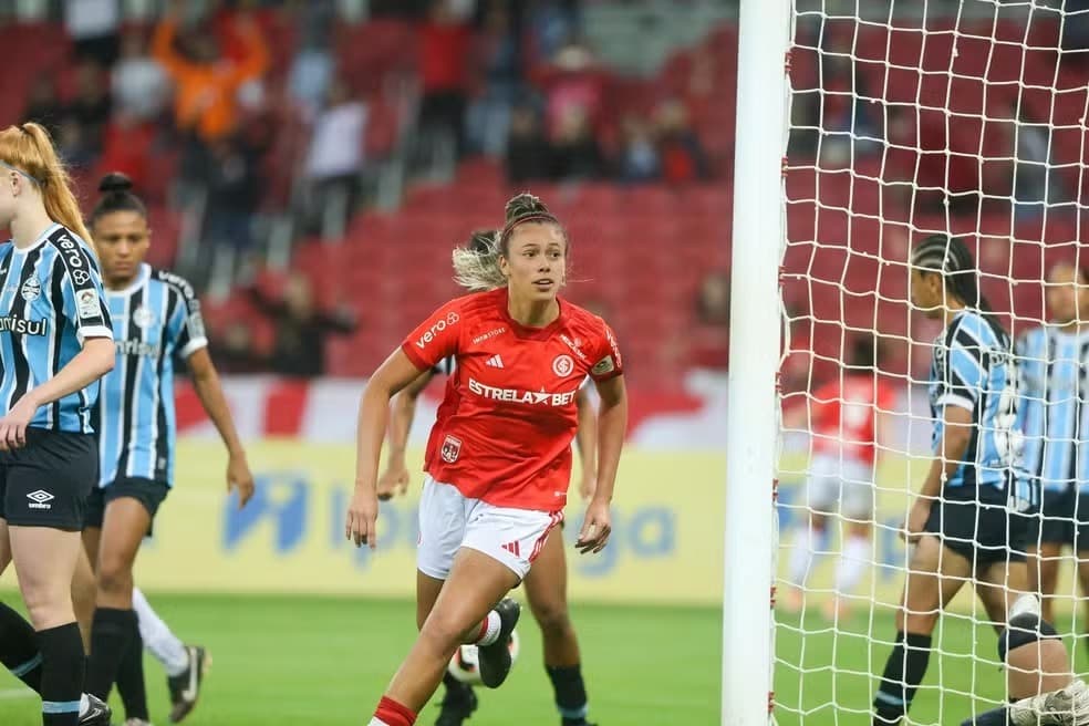Inter colhe frutos no futebol feminino com vendas de jogadoras da base