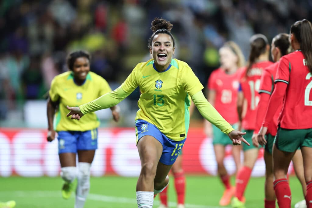 Seleção feminina joga bem e atropela Portugal em amistoso