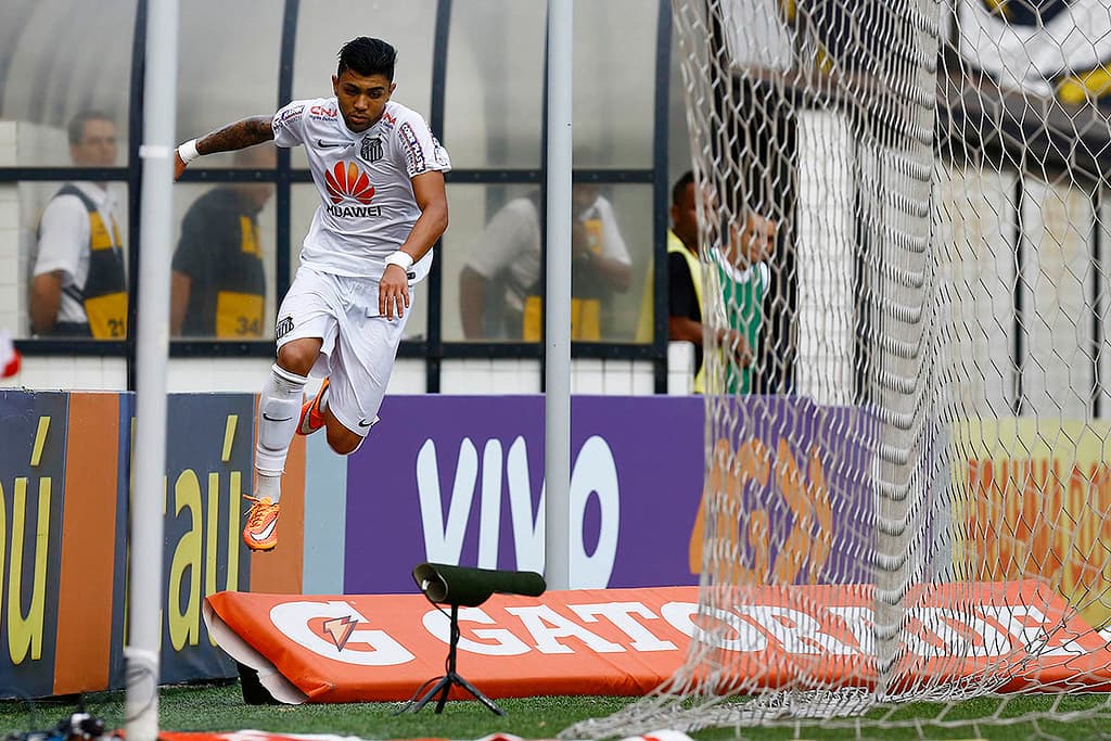 Marcelo Teixeira ‘fura’ Santos e confirma acerto com Gabigol