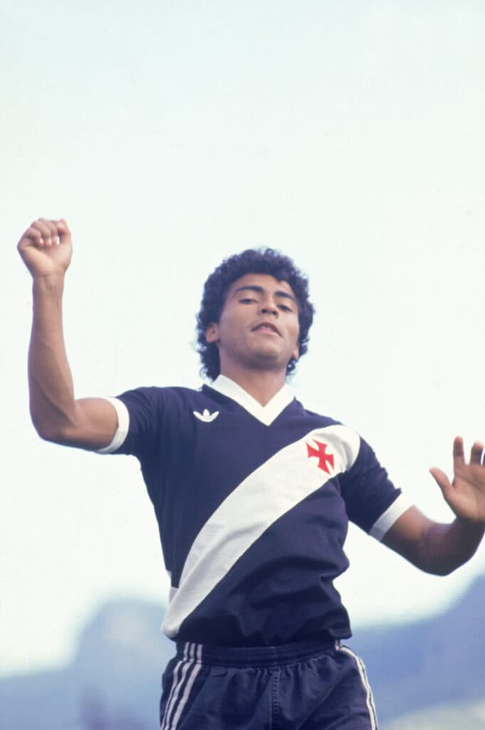 Romário com a camisa do Vasco, no início de carreira- Rodolpho Machado/PLACAR