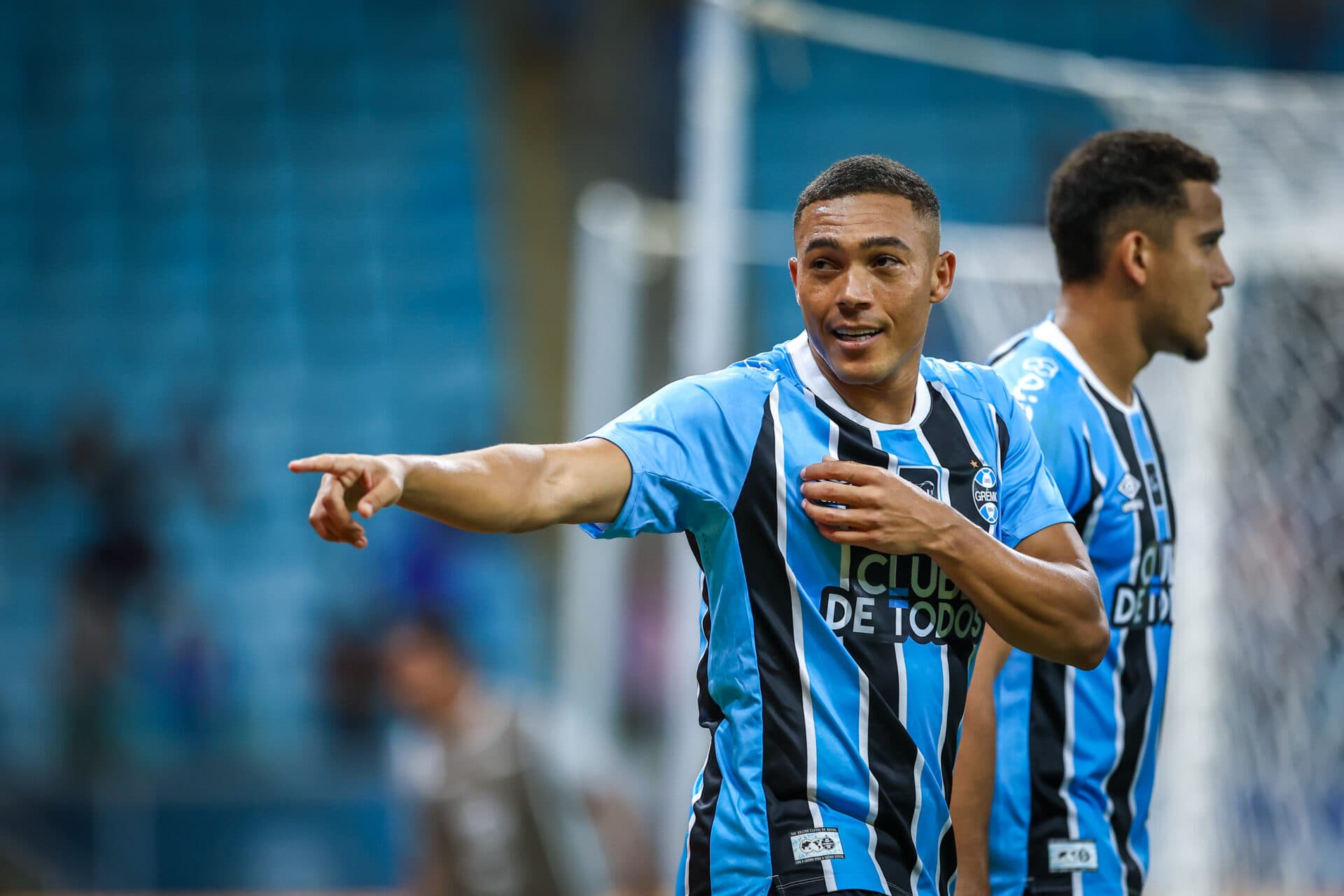Carlos Vinícius tem 100% de presença no Grêmio no ano; veja lista
