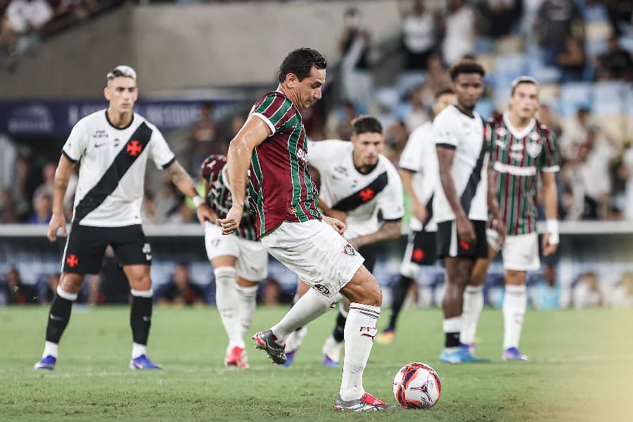 Ganso converte pênalti decisivo, Fluminense empata com Vasco e vai à final do Carioca