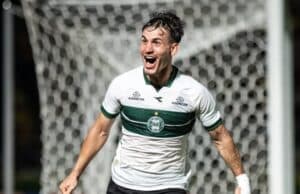 Coritiba castiga Mirassol com gol de Lavega e embala no Brasileirão