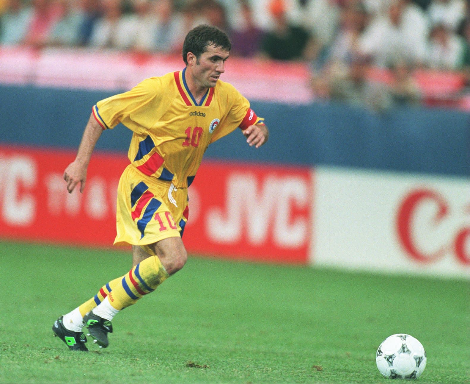 Hagi assume seleção da Romênia pela segunda vez