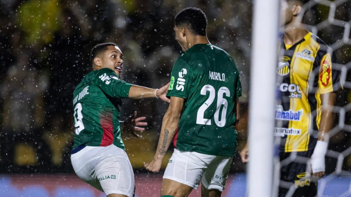 Palmeiras dosa carga de titulares e treina sem Vitor Roque antes de decisão