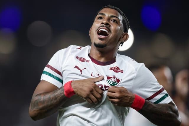 Fluminense vence Remo e se aproxima da liderança