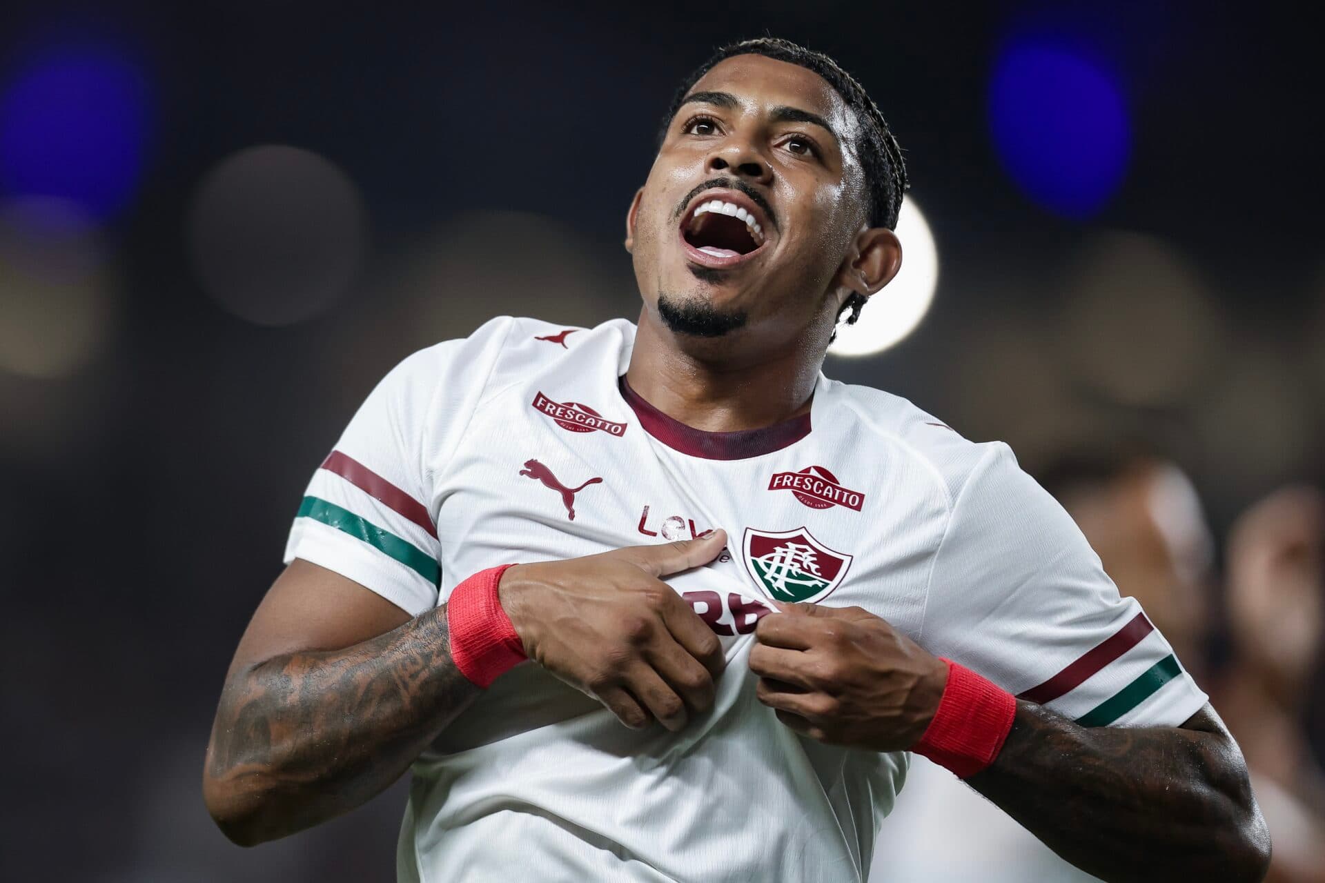 Fluminense vence Remo e se aproxima da liderança
