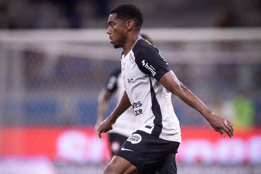Corinthians tem reunião com André após multa por indisciplina