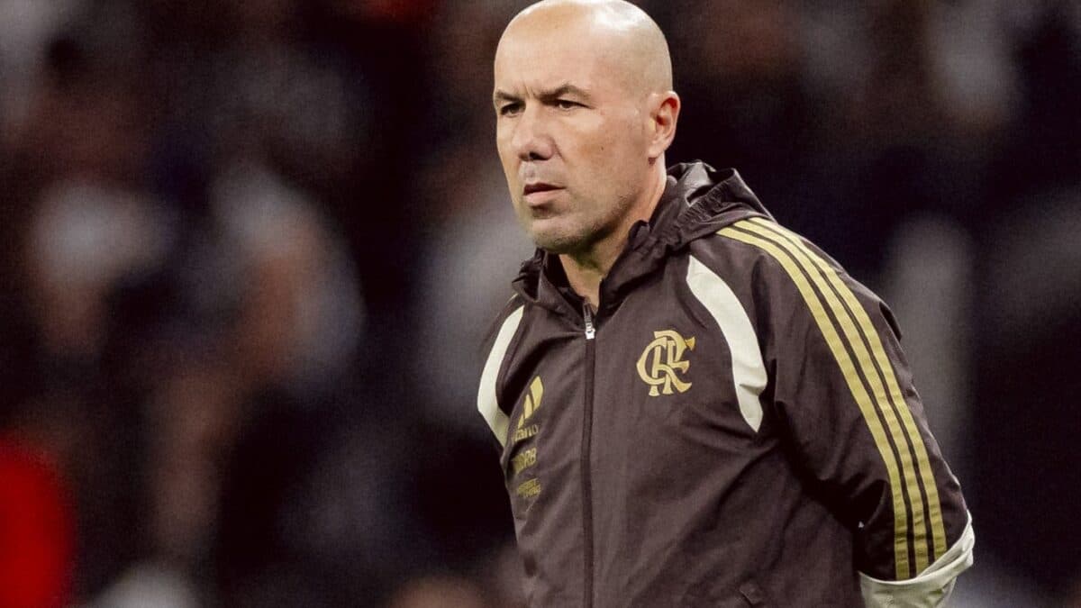 Jardim exalta apoio da torcida ao time com dez em classificação do Flamengo