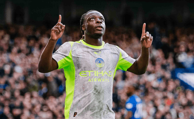 City brilha no segundo tempo, bate Chelsea e encosta na liderança