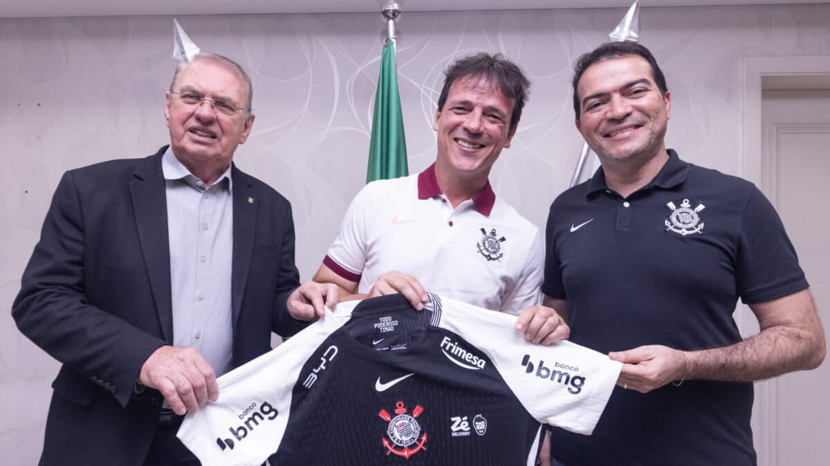 Existe solução para o Corinthians? Debate PLACAR analisa