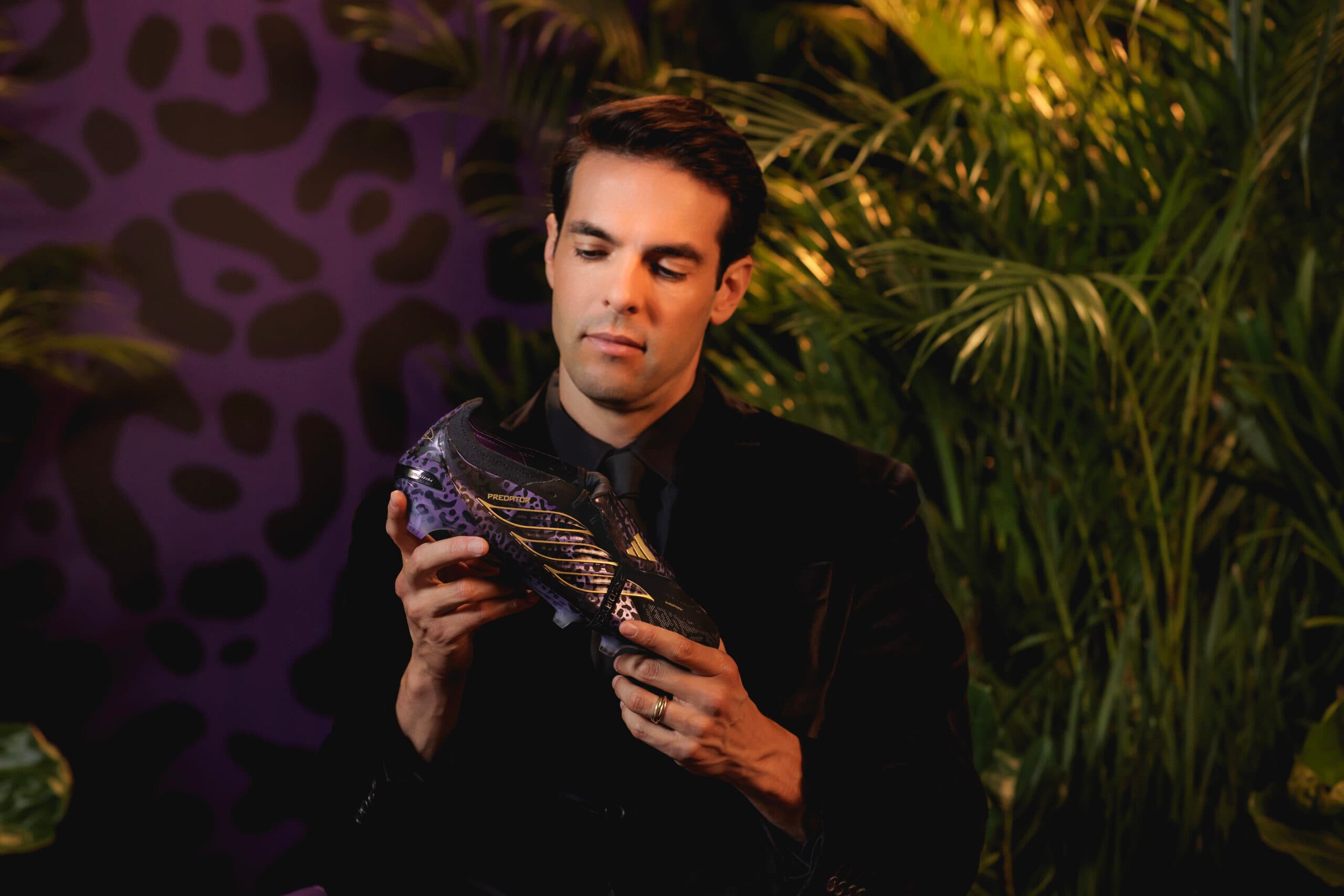 Adidas apresenta Predator Kaká, chuteira com assinatura de ex-meia