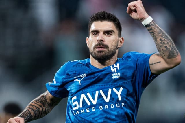 Al-Hilal vence Neom SC e mantém disputa pelo título saudita