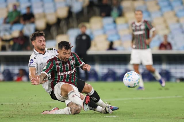 Com brilho de Lucho Acosta, Fluminense vence Operário e avança