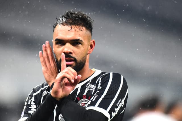 Corinthians domina São Paulo e vence clássico na Neo Química Arena