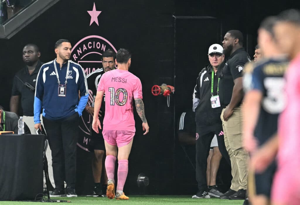 Treinador do Inter Miami tranquiliza sobre situação de Messi