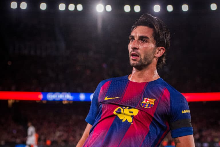 Barcelona domina Real Madrid, vence El Clásico e conquista 29º título espanhol