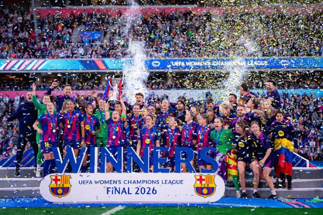 Barcelona goleia Lyon na final e vence Champions League Feminina