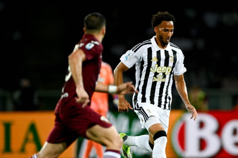 Juventus cede empate ao Torino e fica fora da Champions League