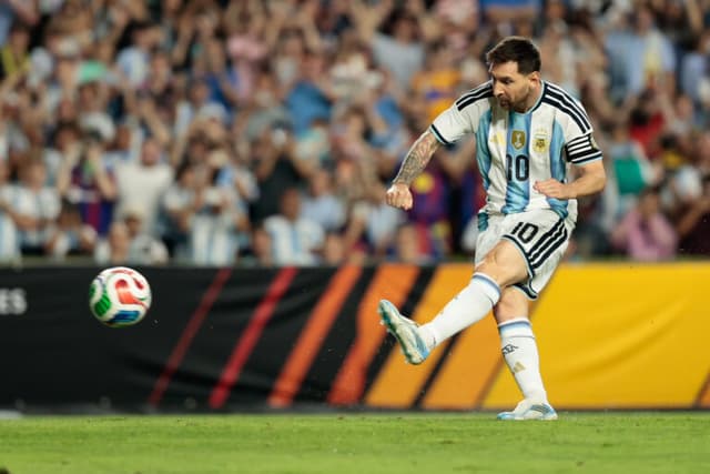 Messi admite que rivais terão dificuldade de enfrentar a Argentina na Copa; confira