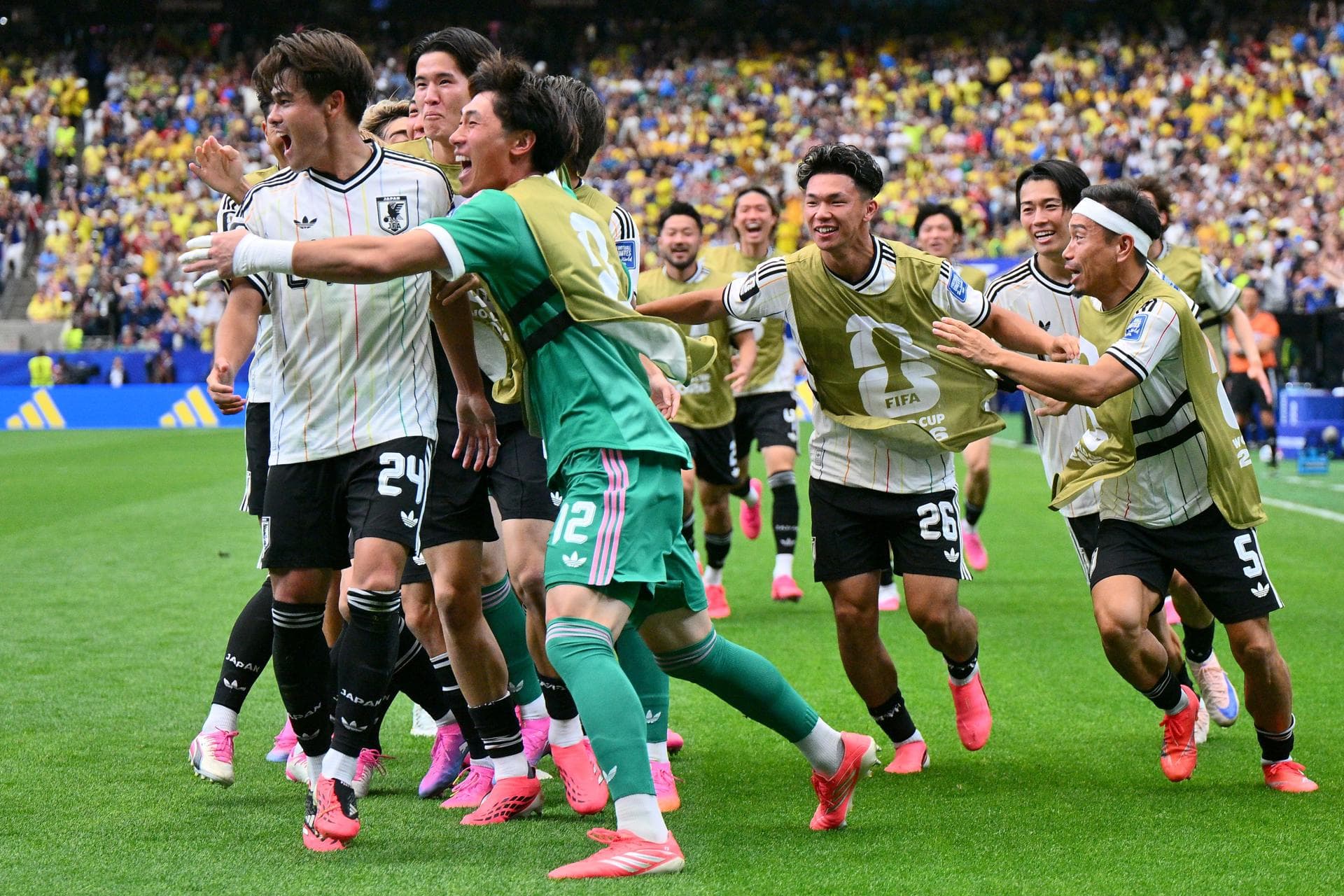 Kaishu Sano comemora o gol do Japão contra o Brasil em Houston (EFE/EPA/SAM WASSON)