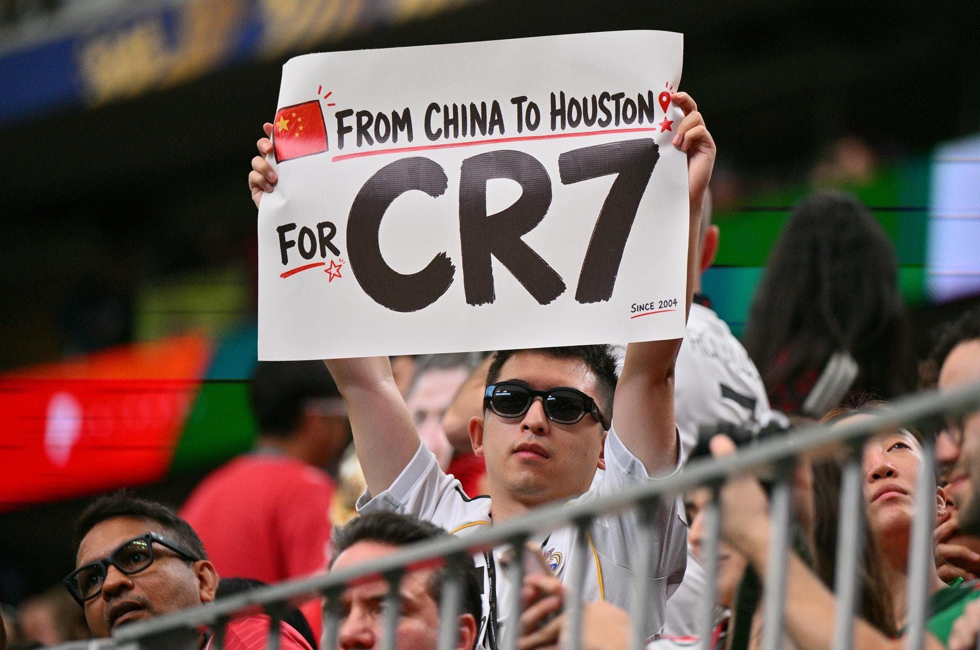 CR7 foi ovacionado em Houston por torcedores de todo o mundo - Sam Wasson/EFE