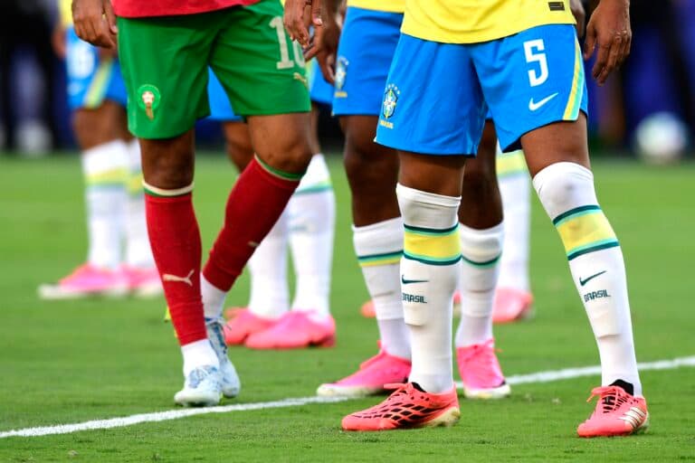 A Copa das chuteiras rosas; entenda por que esta é a cor da moda