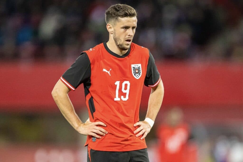 Áustria corta titular do meio-campo por lesão