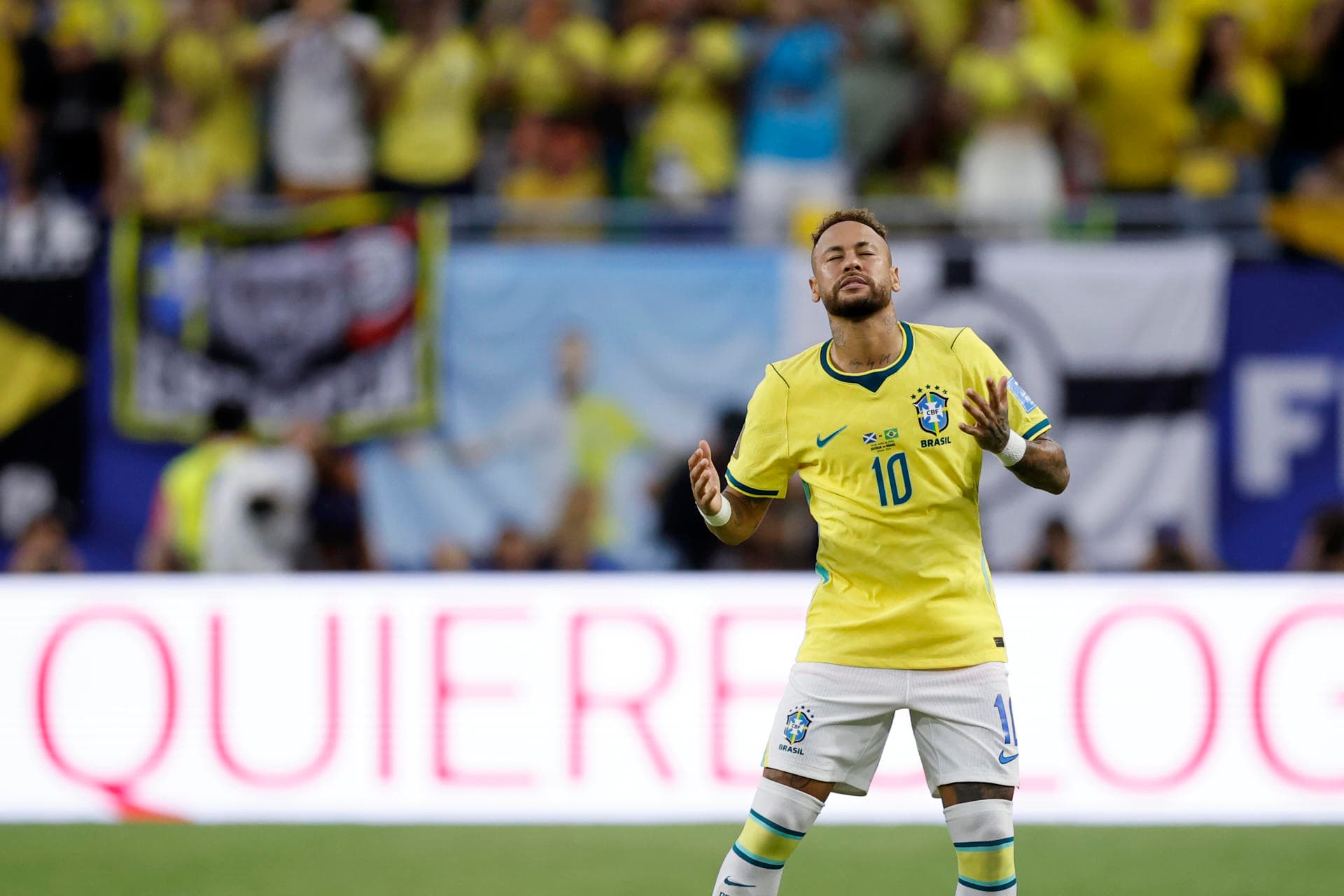 Escudo perfeito de Ancelotti, Neymar estreia em cenário ideal para Brasil na Copa
