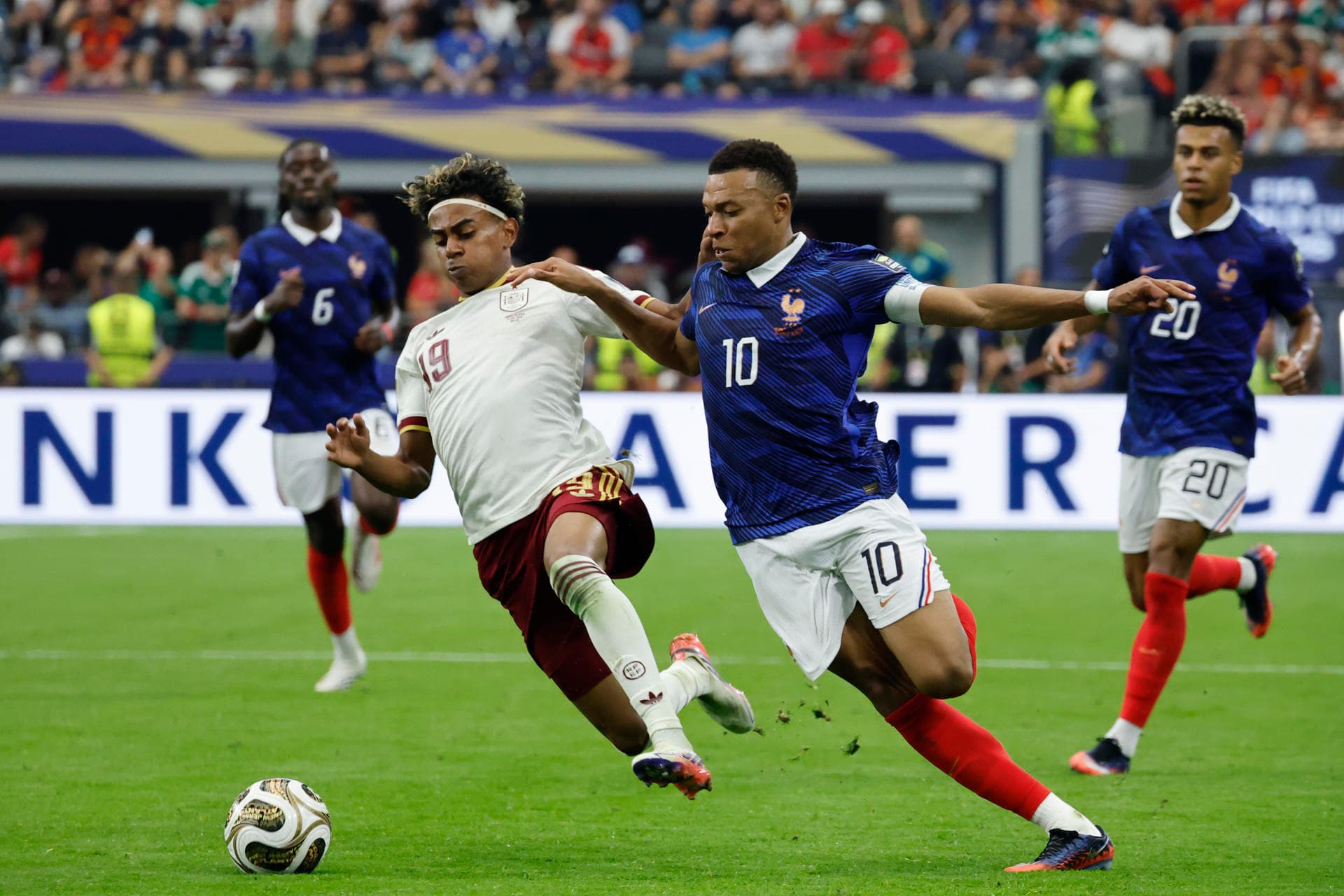 Mbappé freguês: Lamine Yamal amplia vantagem no retrospecto