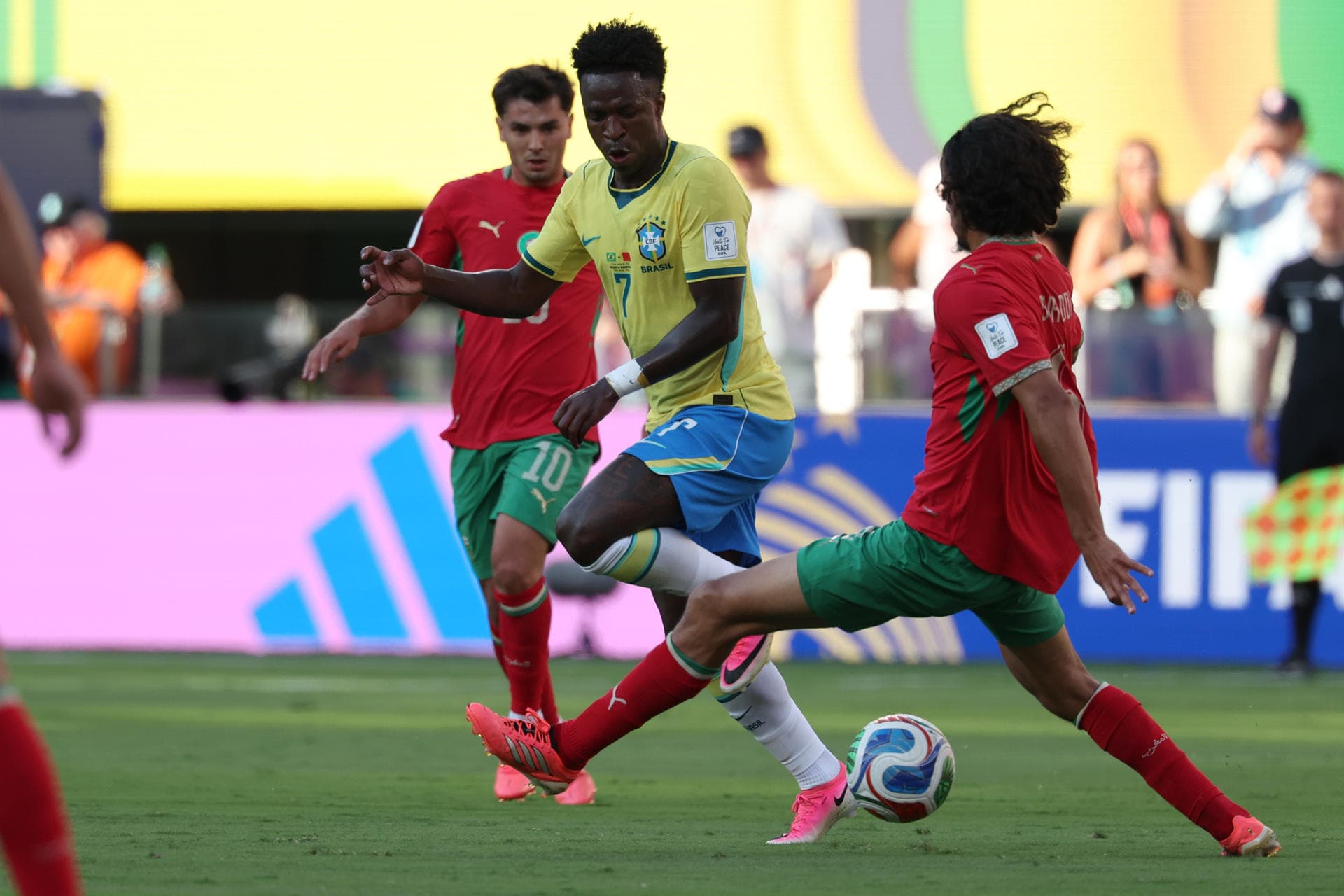 Bouaddi teve a missão de marcar Vinicius Junior na estreia marroquina na Copa - Sebastião Moreira/EFE