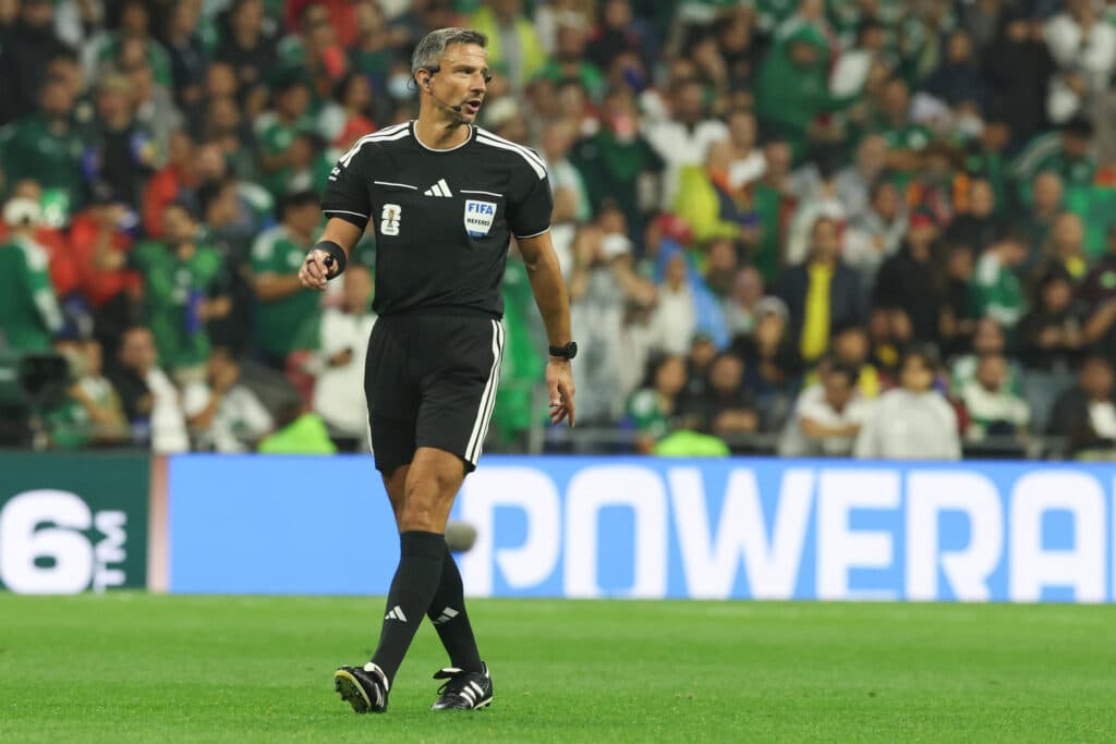 Fifa define árbitro esloveno para a final da Copa do Mundo