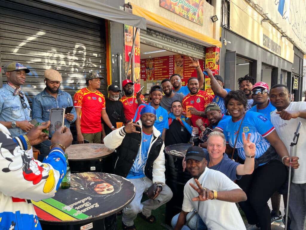 No centro de São Paulo, congoleses se despedem da Copa com orgulho