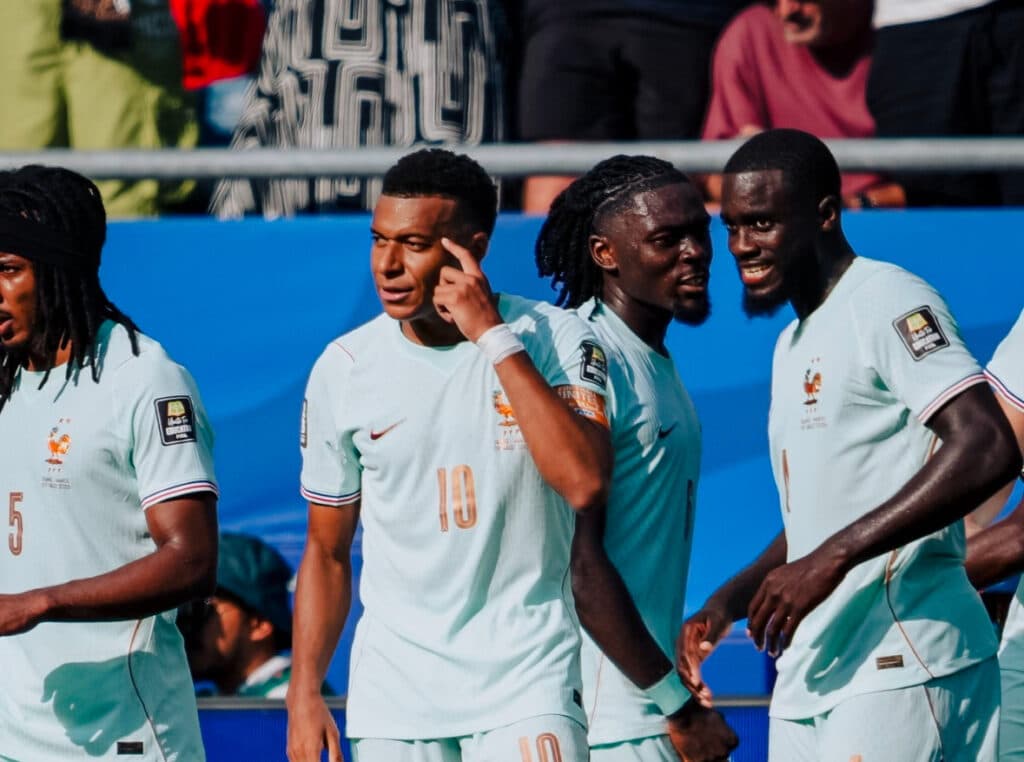 França supera pênalti perdido, vence Marrocos por 2 a 0 e avança