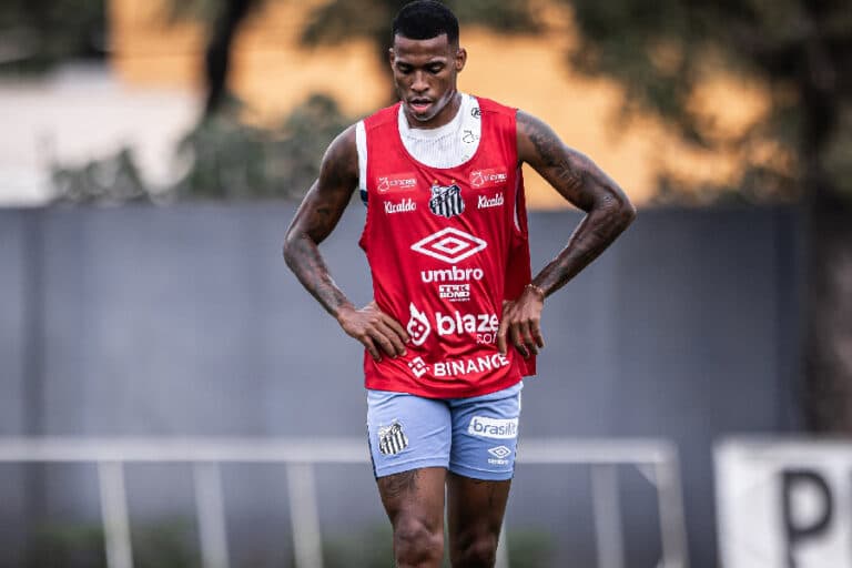Santos sofre transfer ban e é impedido de contratar jogadores; entenda