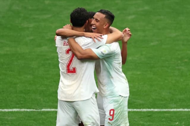 Marrocos suporta pressão, castiga Canadá no contra-ataque e avança na Copa