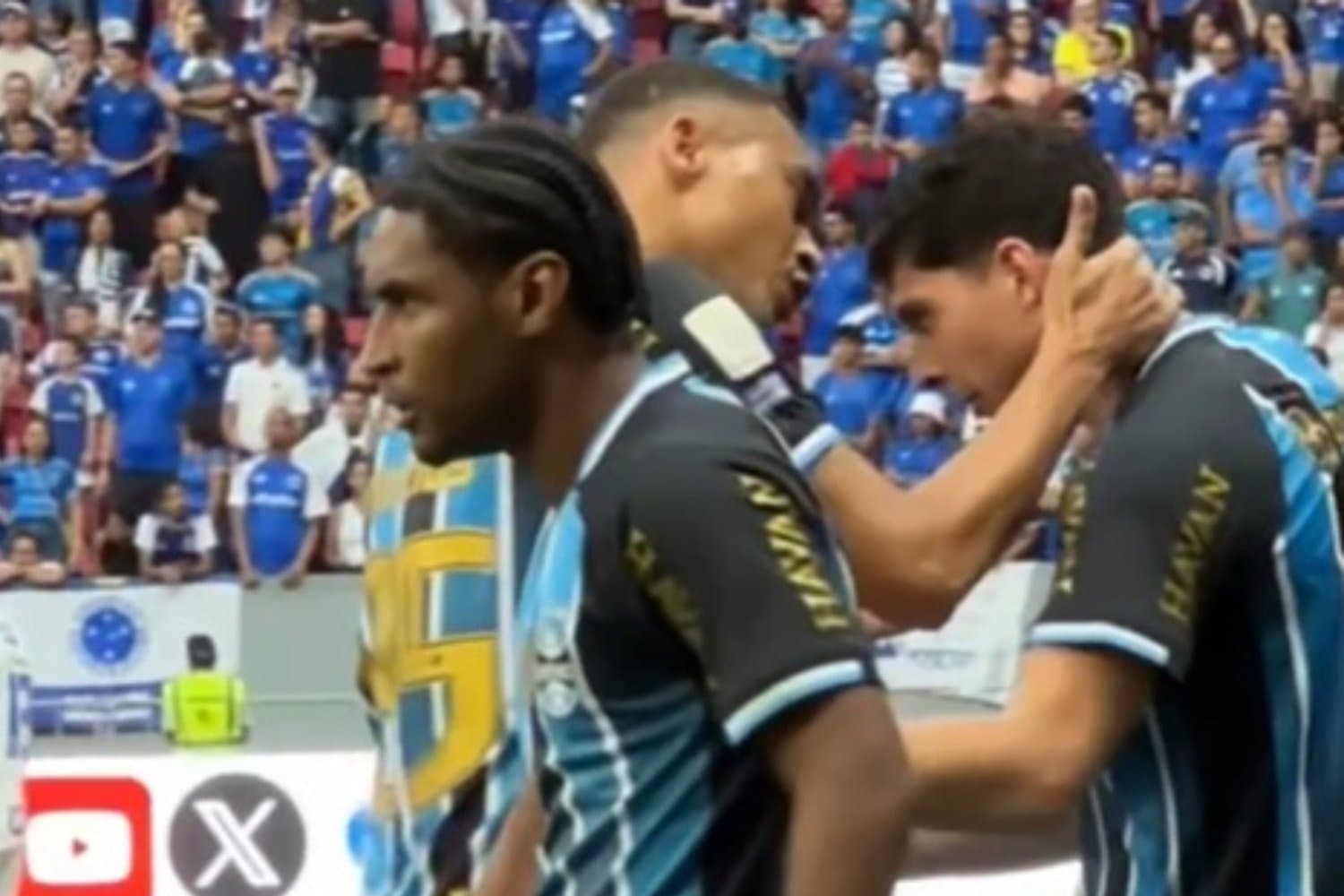 Goleiro do Grêmio pega dois pênaltis e gaúchos vencem o Cruzeiro em amistoso