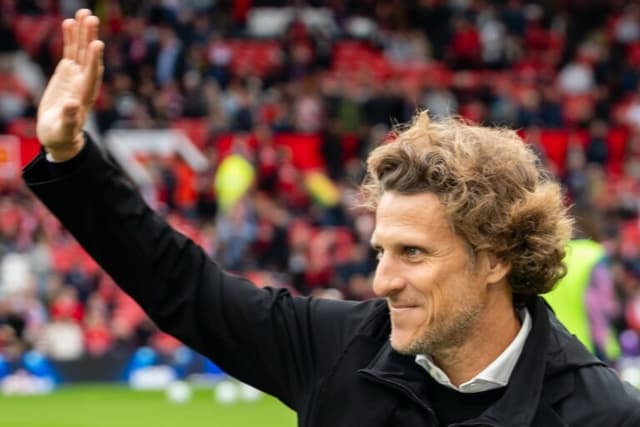 Presidente da AUF antecipa anúncio de Forlán como técnico interino do Uruguai