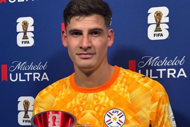 ‘Não gostam dos choques, mas isso é futebol’, diz goleiro paraguaio, em resposta a Mbappé