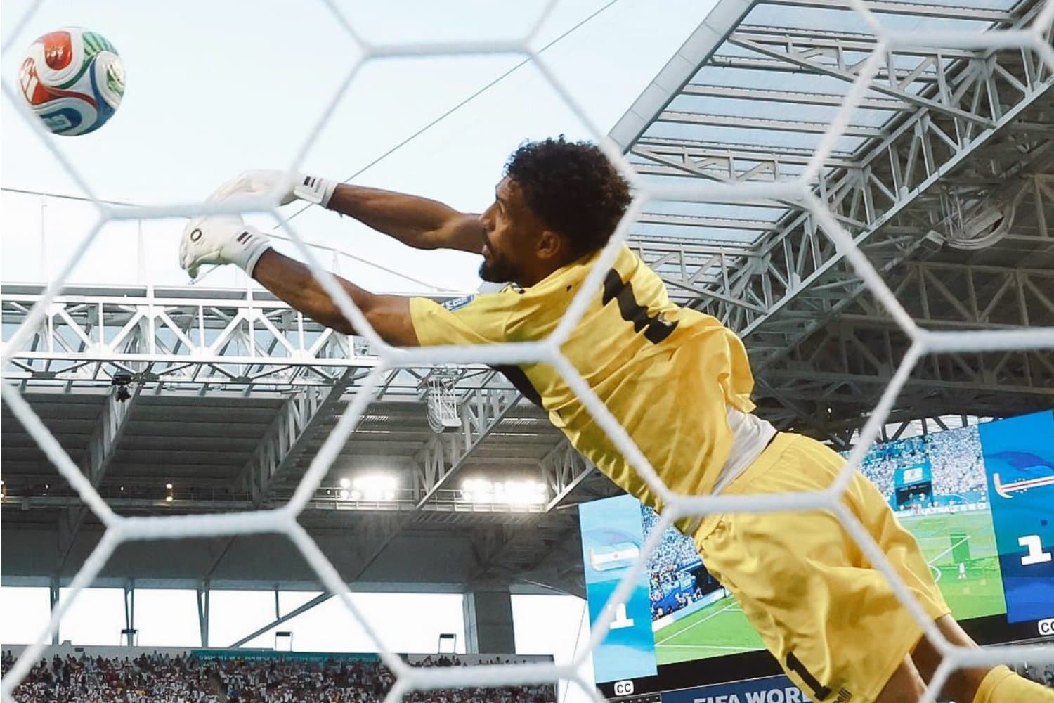 Vozinha: de desconhecido na Copa do Mundo à assinatura com o Colo Colo