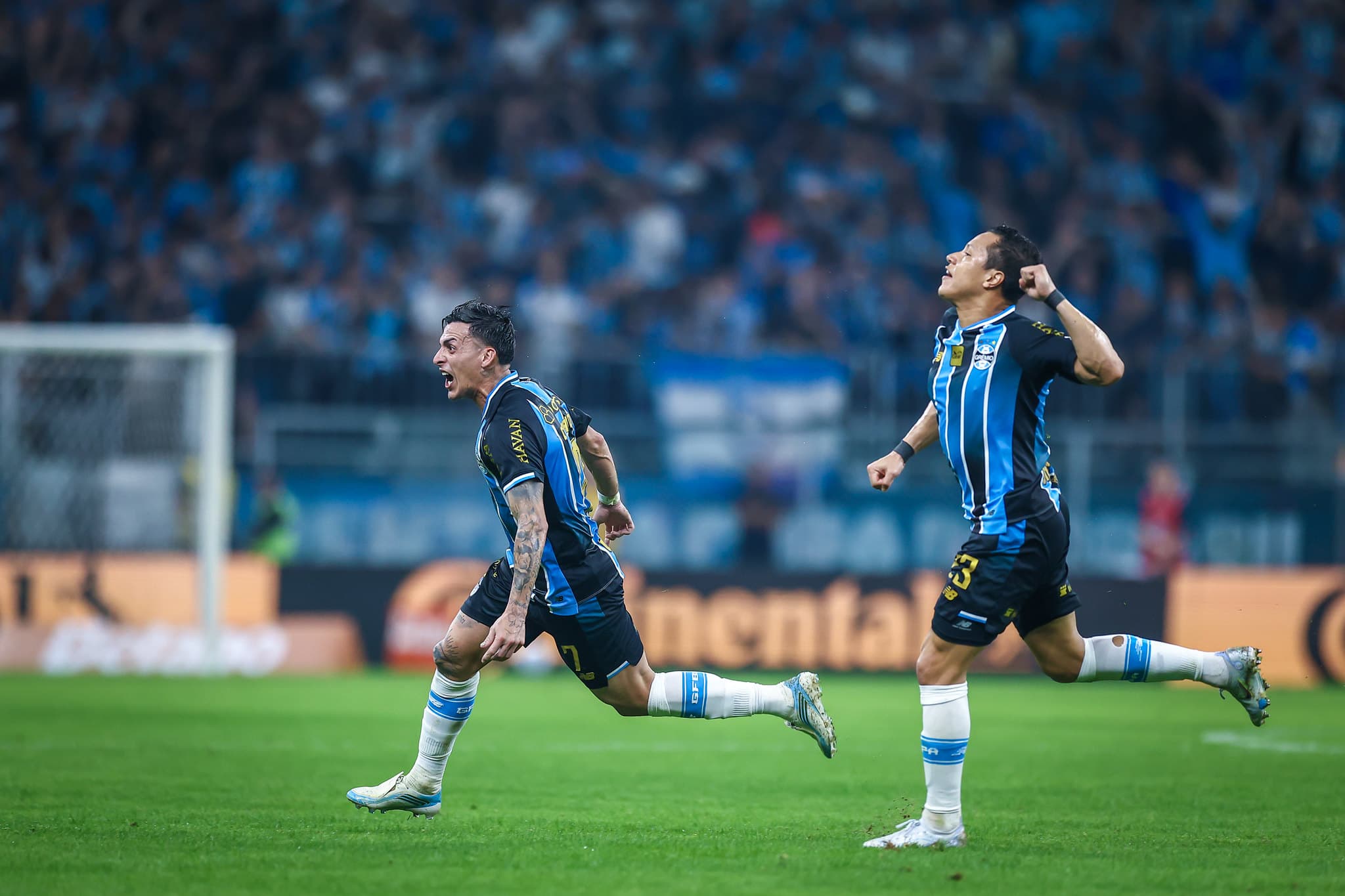 Pavón decide de falta, Grêmio supera o Mirassol e garante a classificação