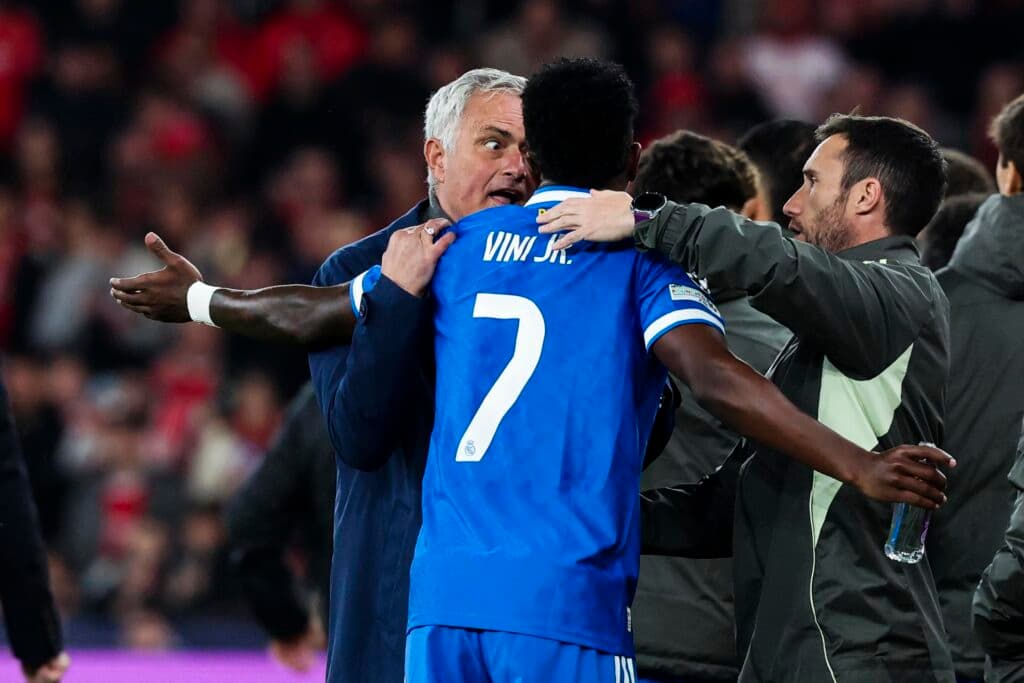 Mourinho relembra caso Prestianni e diz que Vini Jr. ‘não é respeitado’