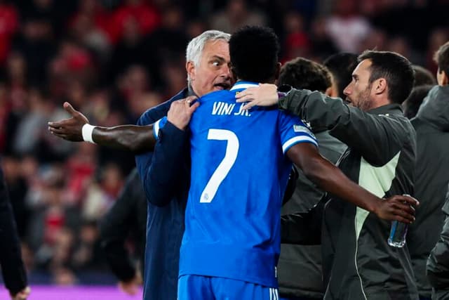 Mourinho relembra caso Prestianni e diz que Vini Jr. ‘não é respeitado’