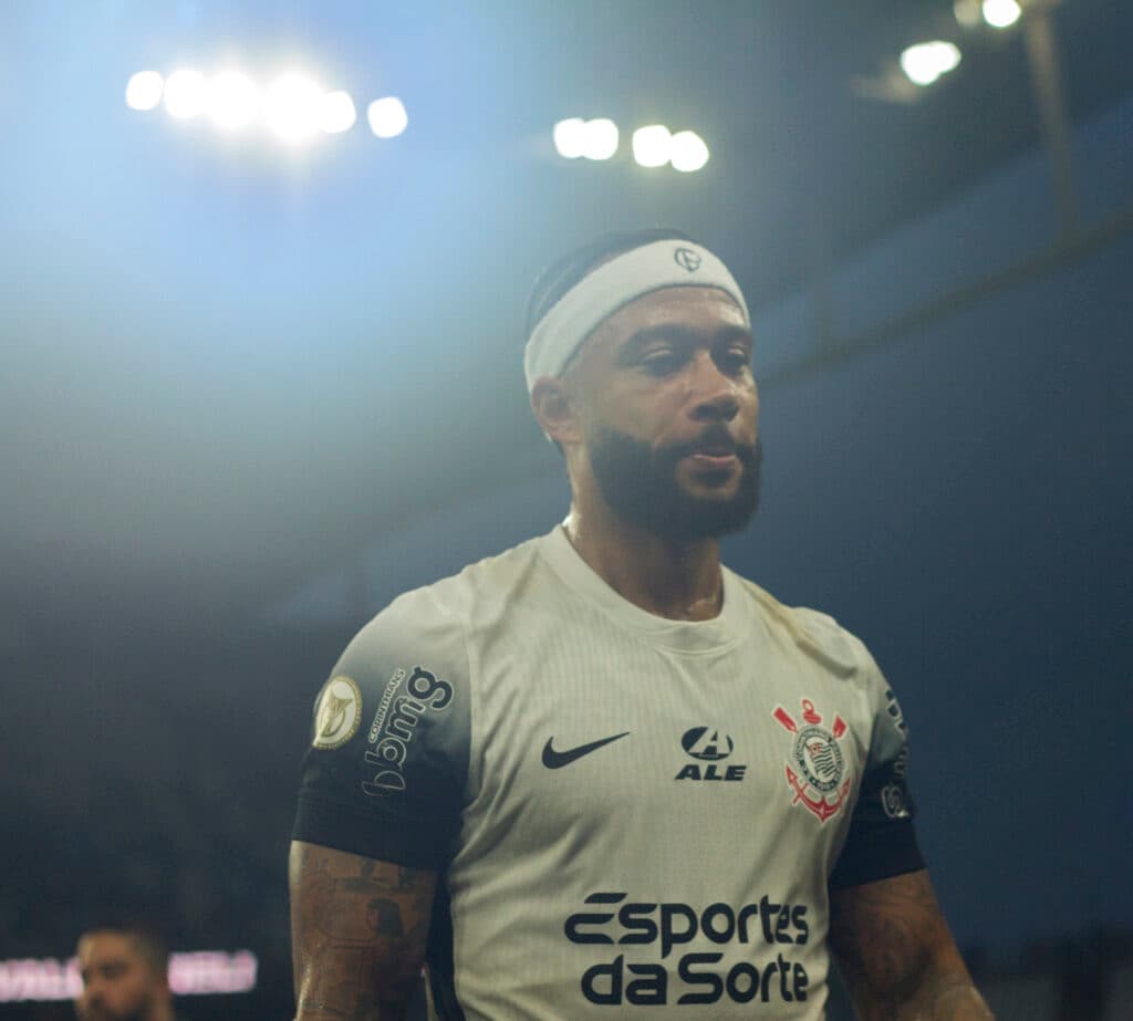 Memphis estreou em partida contra o Atlético-GO, na Neo Química Arena - Kaio Lakaio/Placar